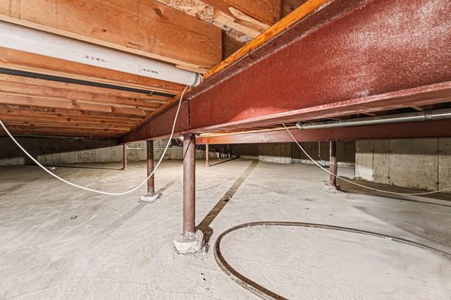 1448 Cynthia Court, Schererville, IN 46375