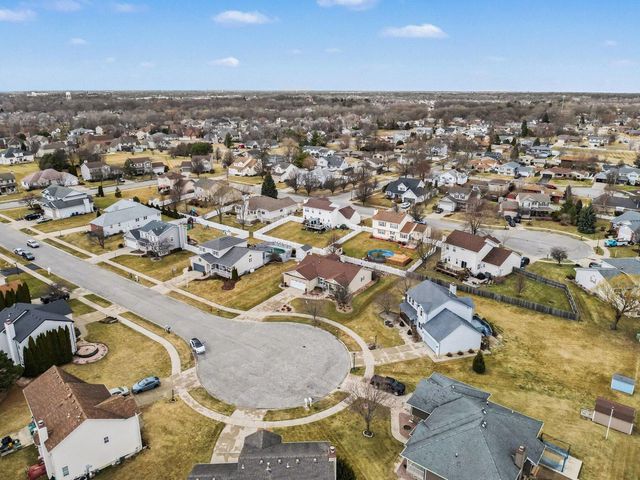 1448 Cynthia Court, Schererville, IN 46375