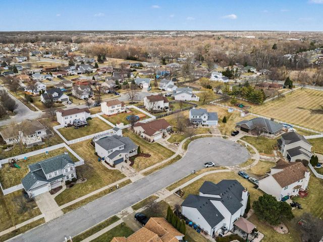 1448 Cynthia Court, Schererville, IN 46375