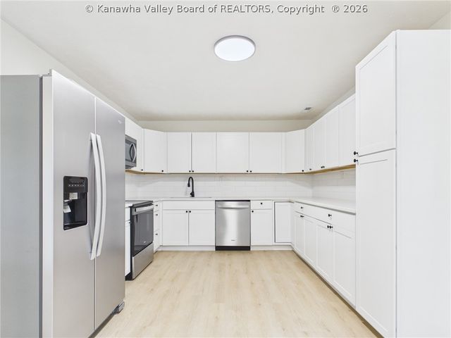 434 Brook Circle, Hurricane, WV 25526