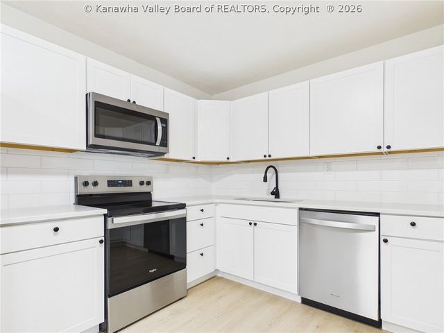 434 Brook Circle, Hurricane, WV 25526