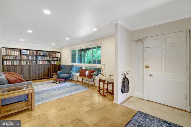 8527 PARLIAMENT DR, Springfield, VA 22151