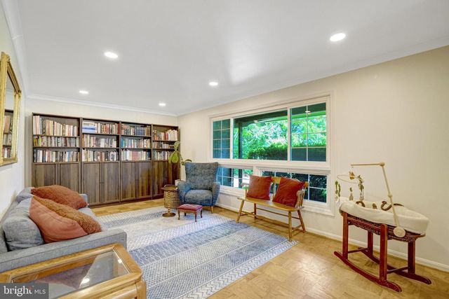 8527 PARLIAMENT DR, Springfield, VA 22151