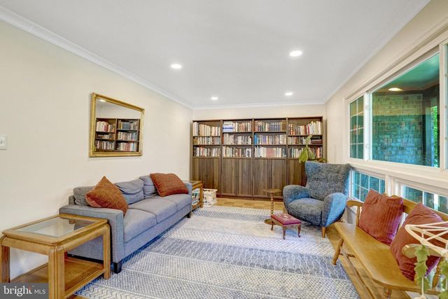 8527 PARLIAMENT DR, Springfield, VA 22151