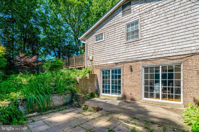 8527 PARLIAMENT DR, Springfield, VA 22151