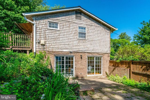 8527 PARLIAMENT DR, Springfield, VA 22151
