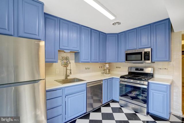 8527 PARLIAMENT DR, Springfield, VA 22151