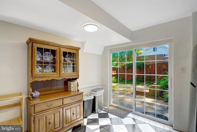 8527 PARLIAMENT DR, Springfield, VA 22151