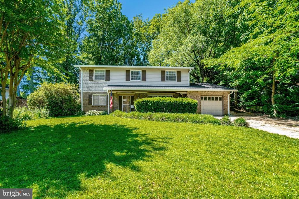 8527 PARLIAMENT DR, Springfield, VA 22151