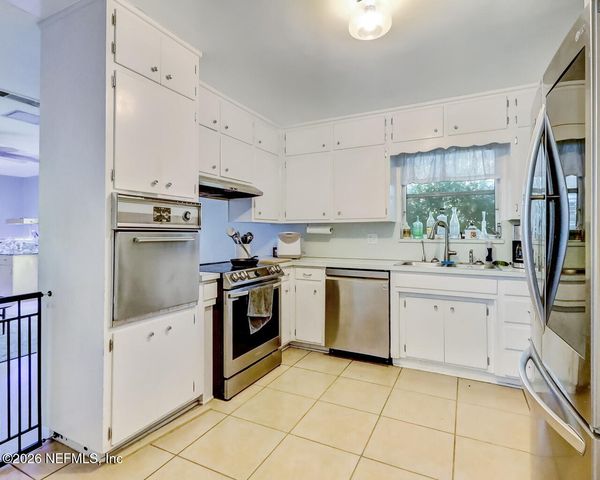 6669 MARBLOW Drive, Jacksonville, FL 32277