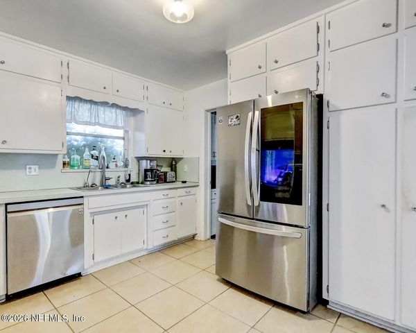 6669 MARBLOW Drive, Jacksonville, FL 32277