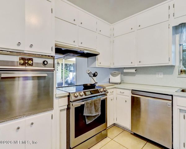 6669 MARBLOW Drive, Jacksonville, FL 32277