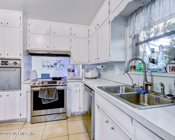 6669 MARBLOW Drive, Jacksonville, FL 32277