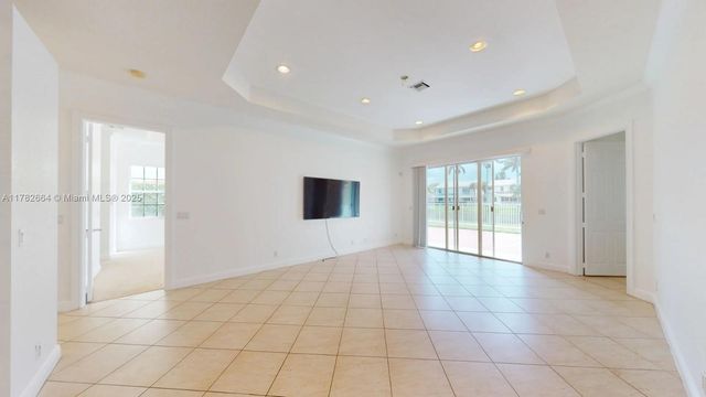 4713 Village Way, Davie, FL 33314
