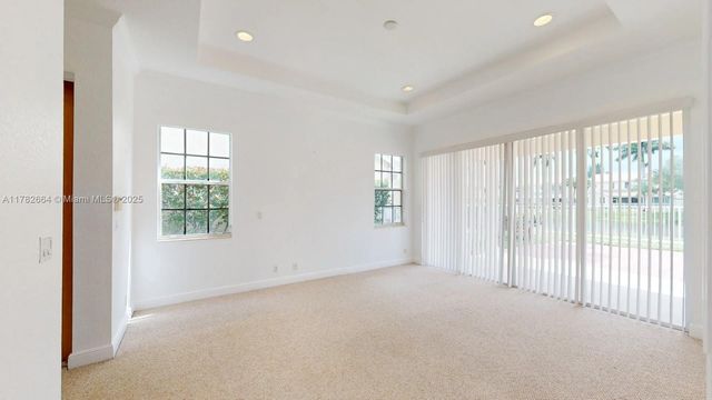 4713 Village Way, Davie, FL 33314