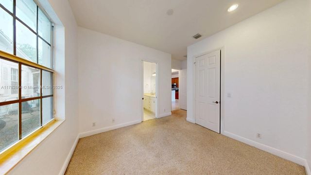 4713 Village Way, Davie, FL 33314