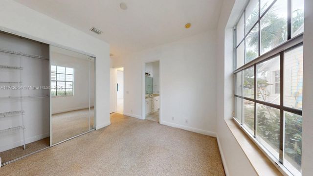 4713 Village Way, Davie, FL 33314