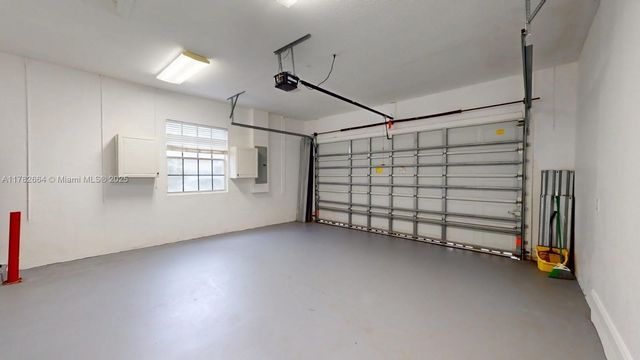 4713 Village Way, Davie, FL 33314