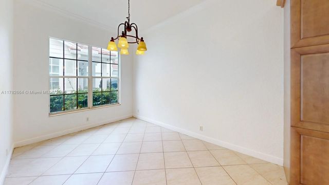 4713 Village Way, Davie, FL 33314