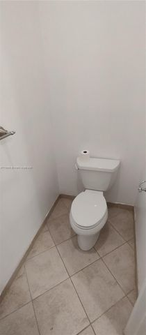 4713 Village Way, Davie, FL 33314