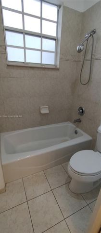 4713 Village Way, Davie, FL 33314