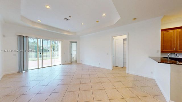 4713 Village Way, Davie, FL 33314