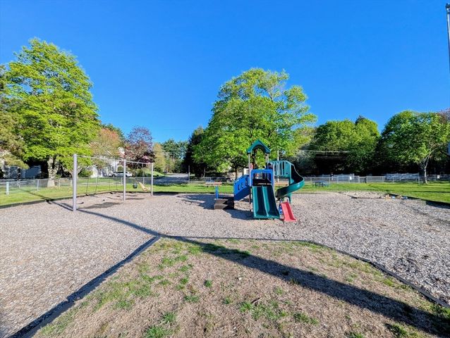 89 Pleasant St C1, Medfield, MA 02052