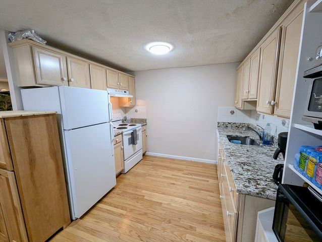 89 Pleasant St C1, Medfield, MA 02052