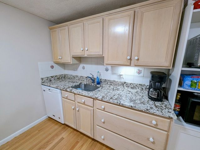 89 Pleasant St C1, Medfield, MA 02052