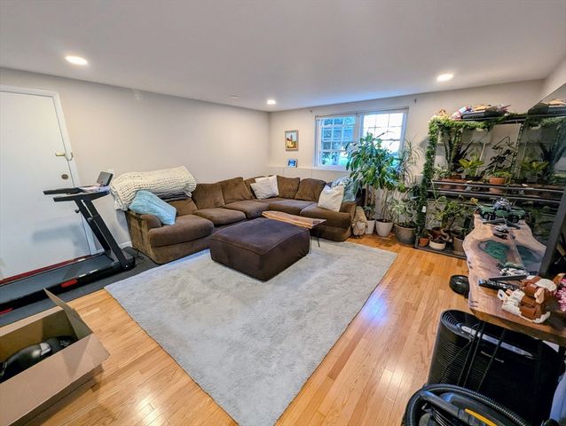 89 Pleasant St C1, Medfield, MA 02052