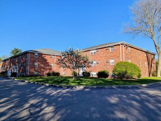 89 Pleasant St C1, Medfield, MA 02052
