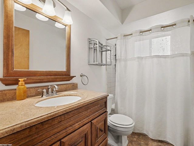 371 Colonial Lane, Algonac, MI 48001
