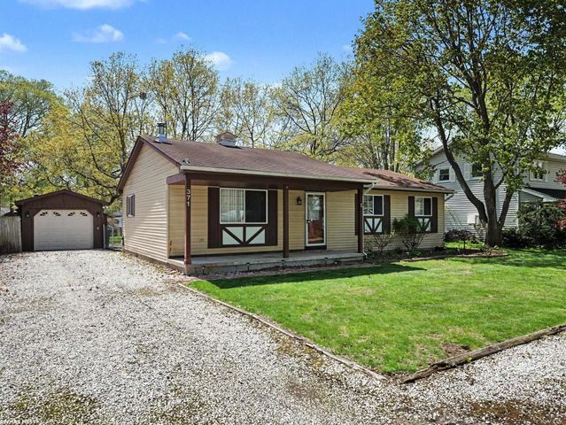 371 Colonial Lane, Algonac, MI 48001