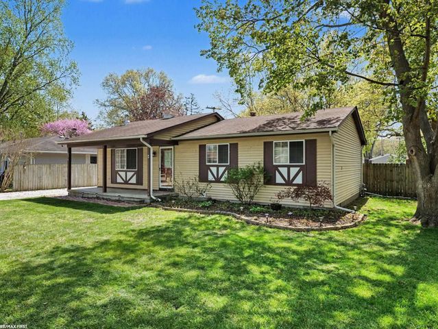 371 Colonial Lane, Algonac, MI 48001