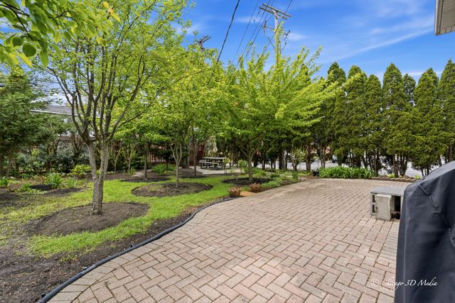 4939 Farwell Avenue, Skokie, IL 60077