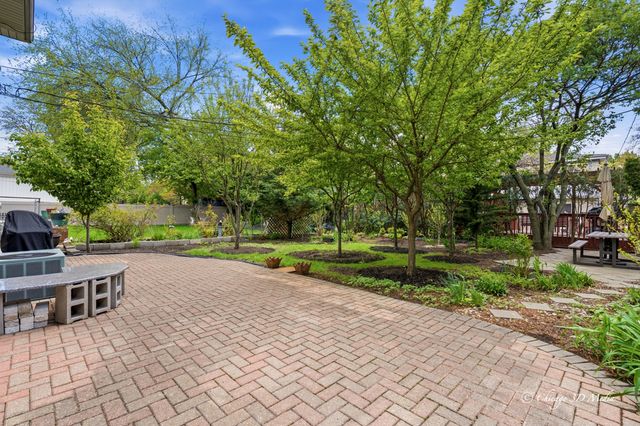 4939 Farwell Avenue, Skokie, IL 60077