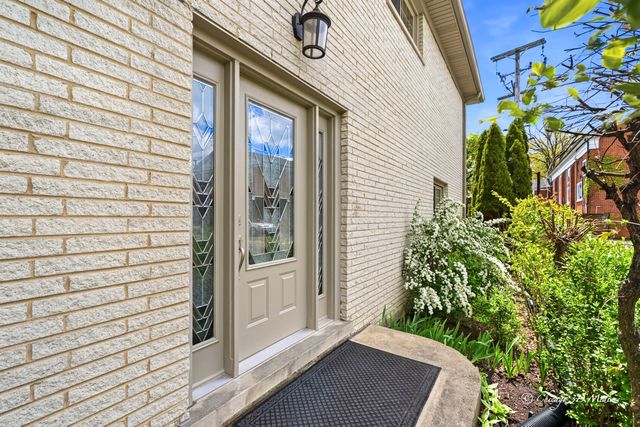 4939 Farwell Avenue, Skokie, IL 60077