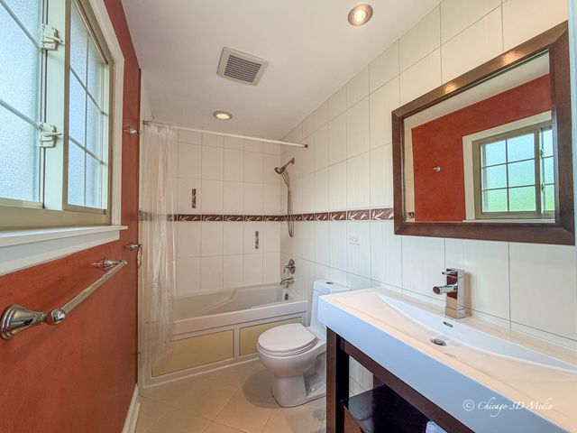 4939 Farwell Avenue, Skokie, IL 60077