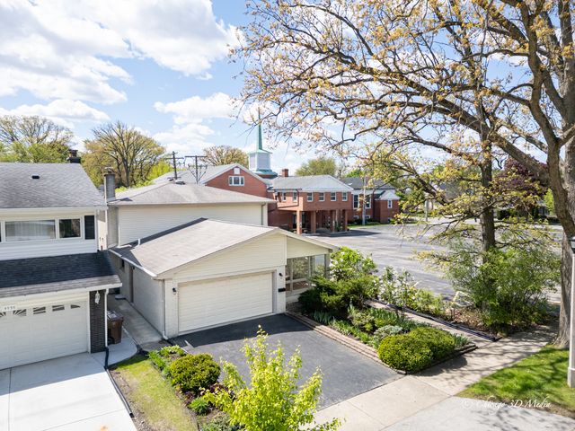 4939 Farwell Avenue, Skokie, IL 60077