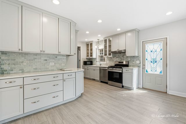 4939 Farwell Avenue, Skokie, IL 60077