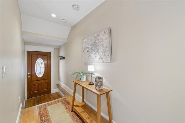 578 E Broadway 1, Boston, MA 02127