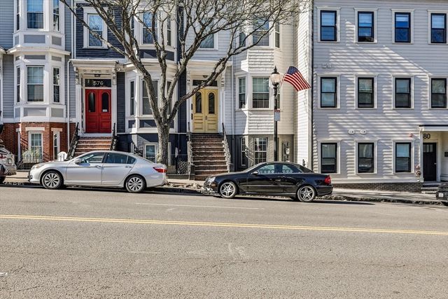 578 E Broadway 1, Boston, MA 02127
