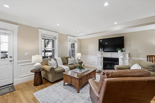 578 E Broadway 1, Boston, MA 02127