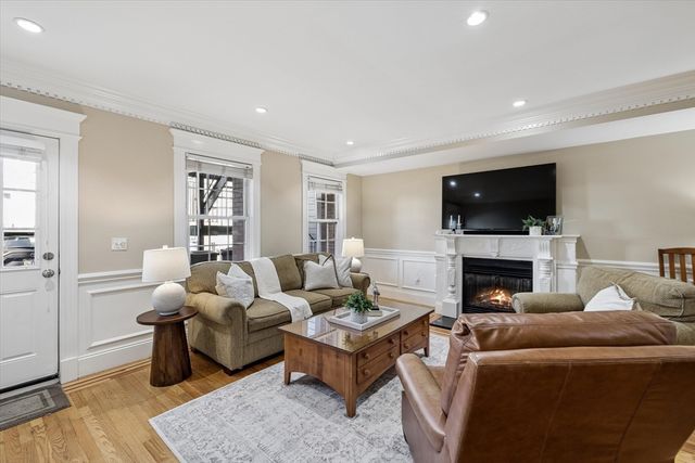 578 E Broadway 1, Boston, MA 02127
