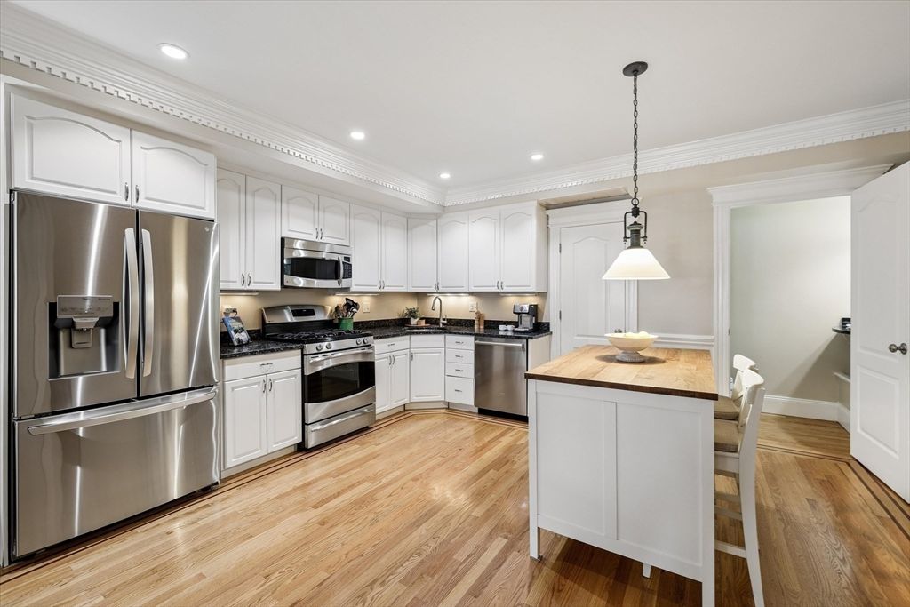578 E Broadway 1, Boston, MA 02127