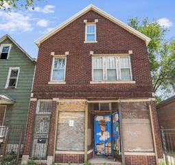 8209 S South Shore Drive, Chicago, IL 60617