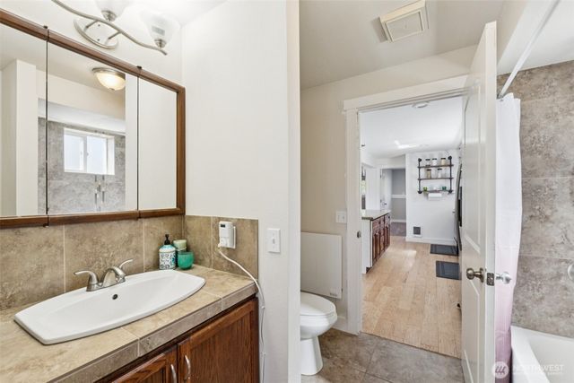 4409 26th Avenue SW, Seattle, WA 98106