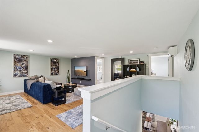 4409 26th Avenue SW, Seattle, WA 98106