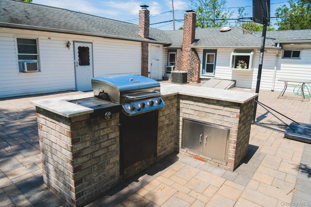 457 Sigmond Street, Freeport, NY 11520