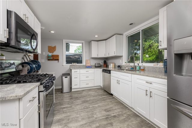 151 Shiawassee Avenue, Fairlawn, OH 44333